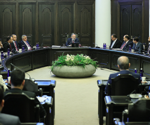 Վարչապետը հանձնարարել է պետական կառույցներին դադարեցնել բարեգործություն ընդունելու պրակտիկան