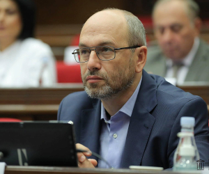 Հայ-իրանական մաքսակետի զուգարանից նույնիսկ շները չեն օգտվում. պատգամավորը բարձրաձայնեց իրանահայերի դժգոհությունը