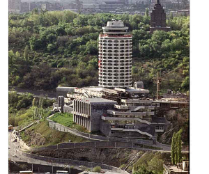 «Երիտասարդական պալատ»-ին վարձակալությամբ հանձնված հողամասն օտարվել է շուկայական արժեքից մոտ 4.4 մլրդ դրամով պակաս