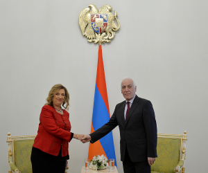 Վահագն Խաչատուրյանին իր հավատարմագրերն է հանձնել Հայաստանում Հունգարիայի նորանշանակ դեսպանը