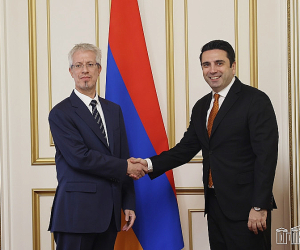 Ալեն Սիմոնյանն ընդունել է Կիպրոսի արտակարգ եւ լիազոր դեսպան Կիպրոս Գիորգալիսին