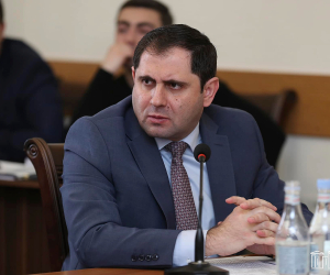 Սուրեն Պապիկյանը պատասխանել է ԱԺ պատգամավորների հարցերին