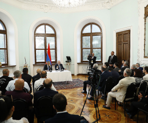 Премьер-министр провел встречу с представителями армянской общины Молдовы и группой украинских предпринимателей армянского происхождения