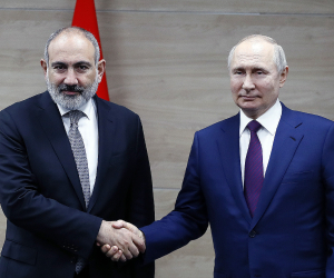 Pashinyan, Putin Discuss Karabakh Humanitarian Crisis