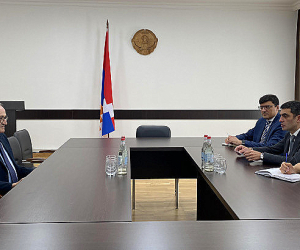 Արցախի արտգործնախարարն ընդունել է ԵԽԽՎ նախկին պատգամավոր, Ֆրանսիա-Արցախ բարեկամակամության շրջանակի անդամ Ռընե Ռուքեին