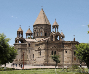 Մեր հորդորն ենք ուղղում ՀՀ իշխանություններին՝ հրաժարվել զիջողական կեցվածքներից․ Գերագույն հոգևոր խորհուրդ