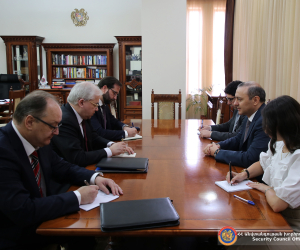ԱԽ քարտուղար Արմեն Գրիգորյանը հանդիպել է Իգոր Խովաևին