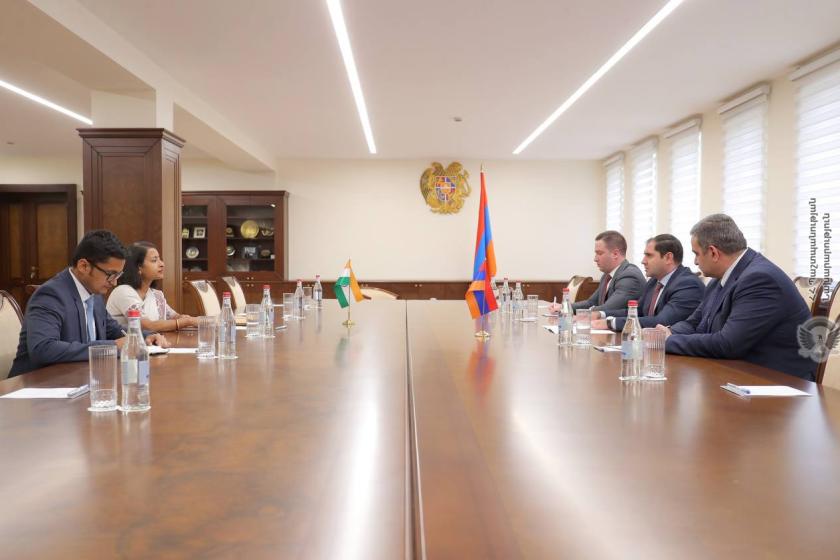 Պաշտպանության նախարարն ընդունել է Հնդկաստանի դեսպանին