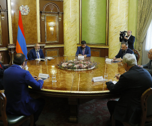 Փաշինյանը հանդիպել է արտախորհրդարանական քաղաքական ուժերի ղեկավարներին
