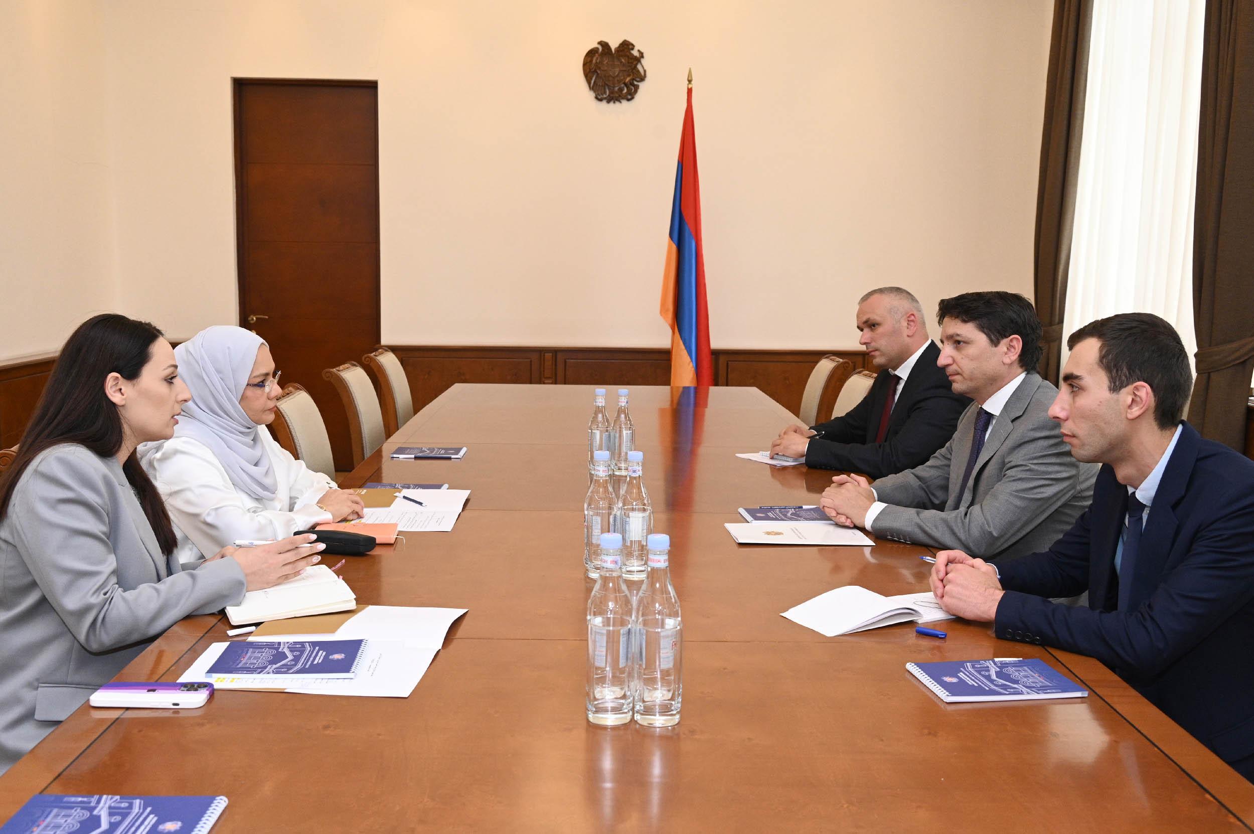 Armenian Finance Minister Uae Ambassador Discuss Economic Cooperation