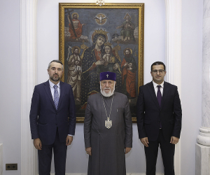 Ամենայն հայոց կաթողիկոսն ընդունել է Մաշտոցյան Մատենադարանի տնօրենին և փոխտնօրենին