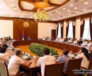 Արայիկ Հարությունյանն ընդլայնված խորհրդակցություն է հրավիրել Արցախի կառավարությունում