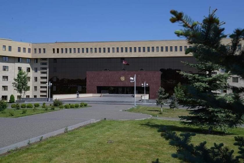 Հայաստանի ՊՆ-ն հերքում է ադրբեջանական դիրքերի ուղղությամբ կրակոցների մասին հայտարարությունը