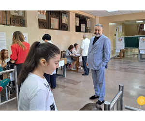«Երեւանցին կասի իր խոսքն այնպես, ինչպես եղել է Գյումրիում, Վանաձորում, այլ քաղաքներում». Վիկտոր Մնացականյան