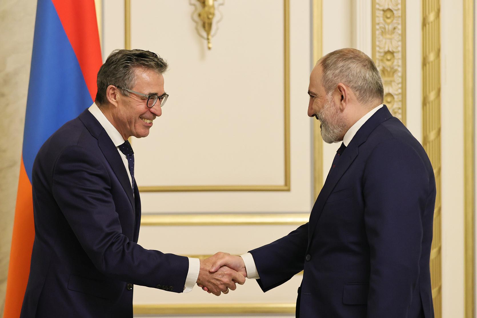 Former NATO Chief: International Community Must Push Azerbaiian to End Hostilities Immediately
