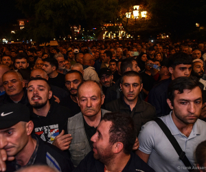 Yerevan: Protesters, Police Clash at Karabakh Demonstration