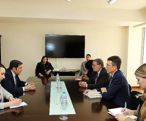 ԱԳ նախարարի տեղակալ Պարույր Հովհաննիսյանն ընդունել է ԱՄՆ սենատոր Գերի Փիթերսին