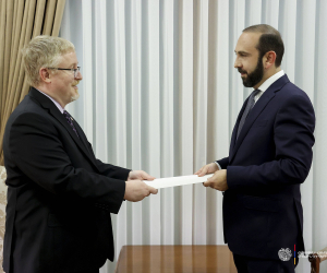 Կանադայի նորանշանակ դեսպանն իր հավատարմագրերն է հանձնել Արարատ Միրզոյանին