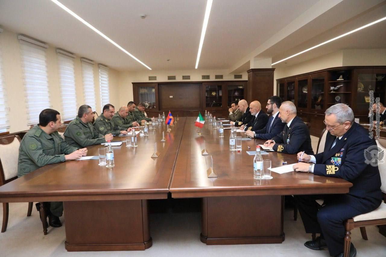 Էդվարդ Ասրյանը հանդիպել է Իտալիայի ԶՈւ գլխավոր շտաբի պետին