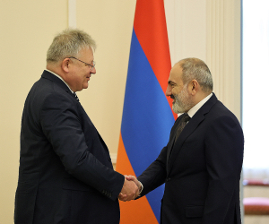 Премьер-министр Пашинян принял руководителя Службы внешней разведки ФРГ