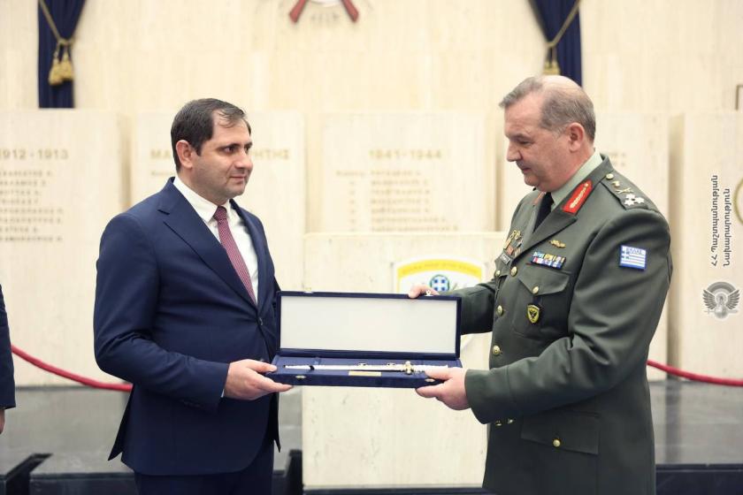 Սուրեն Պապիկյանն այցելել է Հունաստանի ցամաքային զորքերի ռազմական ակադեմիա