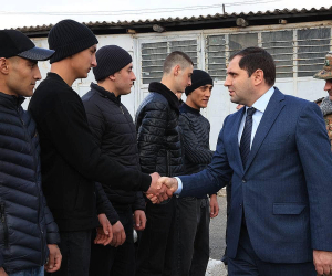 Սուրեն Պապիկյանն այցելել է ՊՆ կենտրոնական հավաքակայան