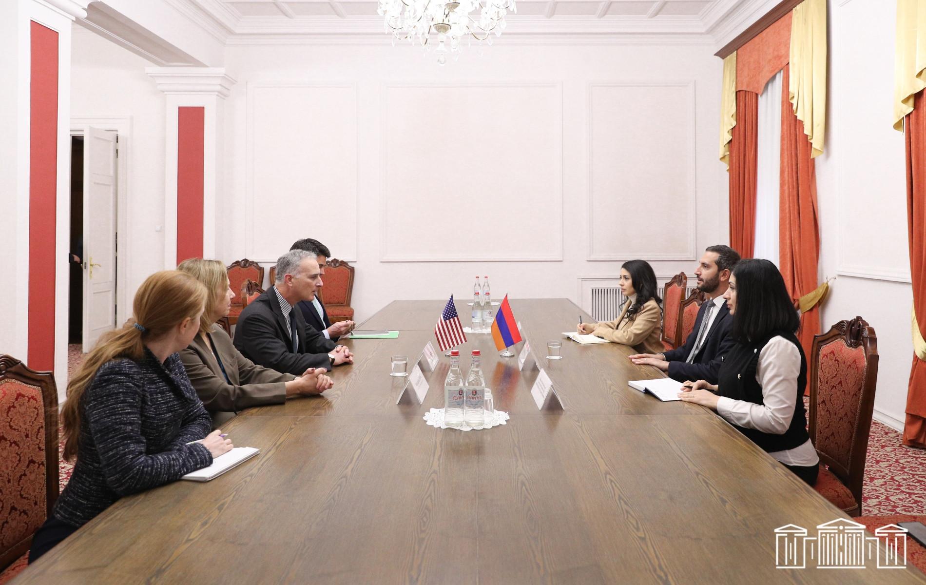 Armenian Parliament Deputy Speaker, U.S. State Department Official Meet in Yerevan