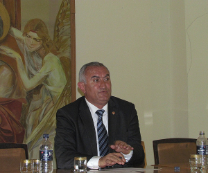 Արագածոտնի նախկին մարզպետին, եղբորն ու նրանց կանանց հրավիրել են ապօրինի գույքի բռնագանձման գործերով վարչություն