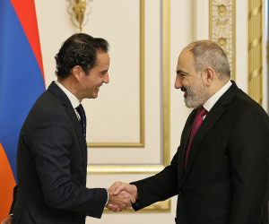 Премьер-министр Пашинян принял специального представителя генерального секретаря НАТО по Кавказу и странам Центральной Азии