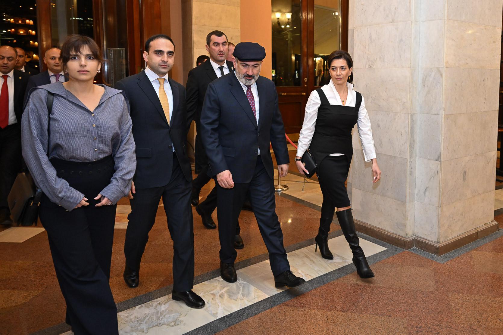 Премьер-министр вместе с супругой присутствовал на концерте молодежного симфонического оркестра “Ереван”