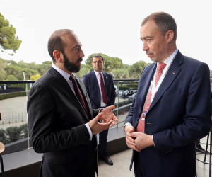 Արարատ Միրզոյանը Անթալիայում հանդիպել է Տոյվո Կլաարին