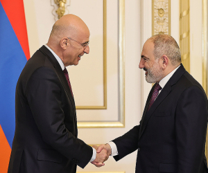 Pashinyan, Greek Defense Minister Discuss Defense Cooperation in Yerevan
