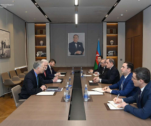 Ջեյհուն Բայրամովն ու Լուիս Բոնոն քննարկել են հայ-ադրբեջանական հարաբերությունների կարգավորումը