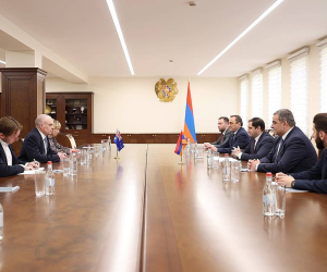 Սուրեն Պապիկյանը հանդիպել է Հայաստանում Ավստրալիայի դեսպանին