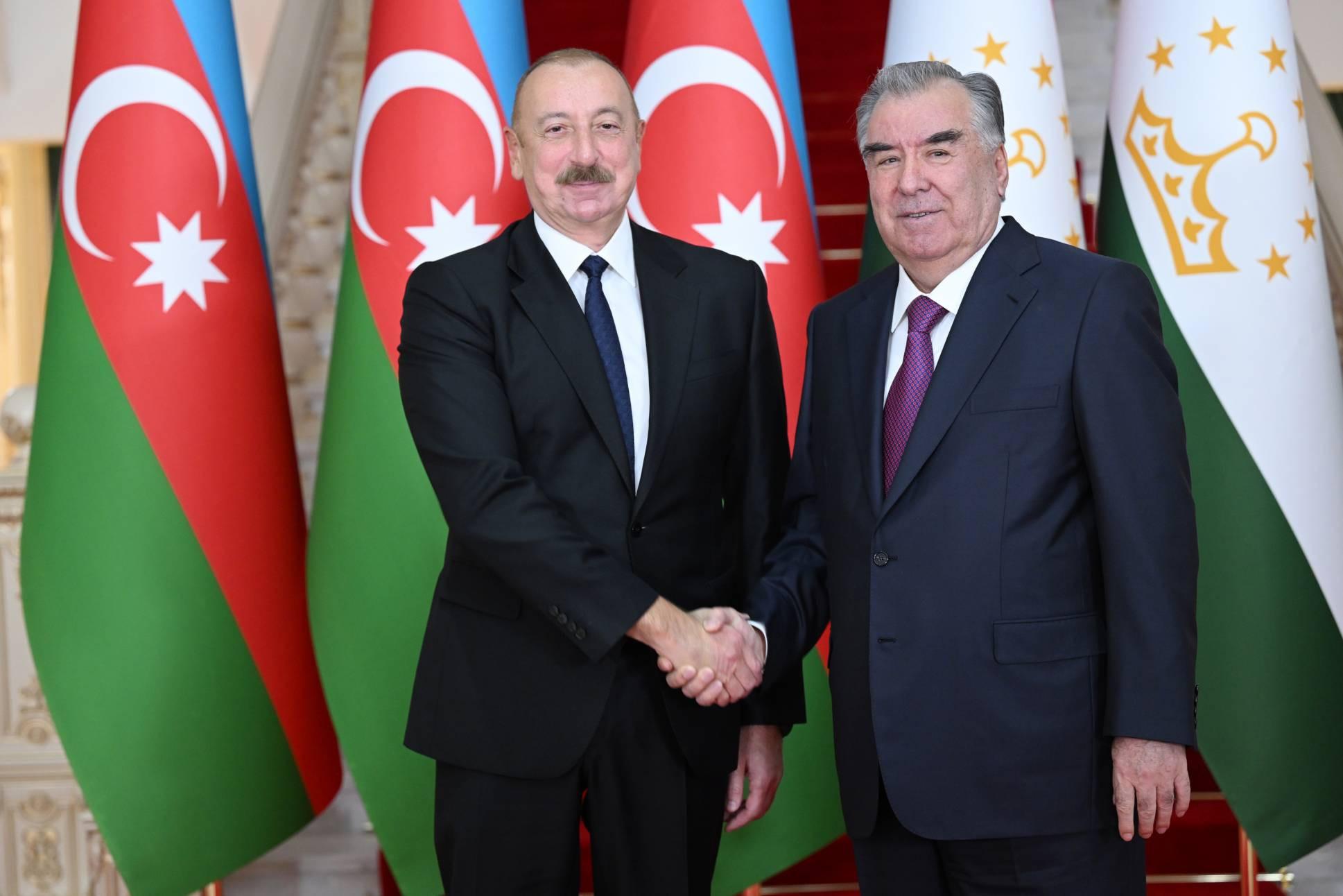 Տաջիկստանի նախագահը պետական այցով կայցելի Ադրբեջան