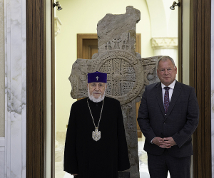 Կաթողիկոսն ընդունել է Հայաստանում ԵՄ դիտորդական առաքելության ղեկավարին