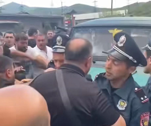 Police, Activists Clash in Tavush Border Deal Protest