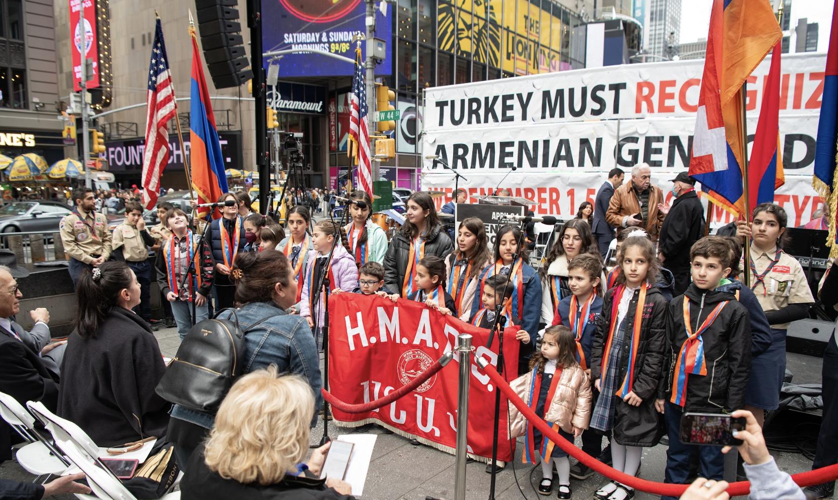 Armenians Mark Genocide Anniversary in NY’s Times Square