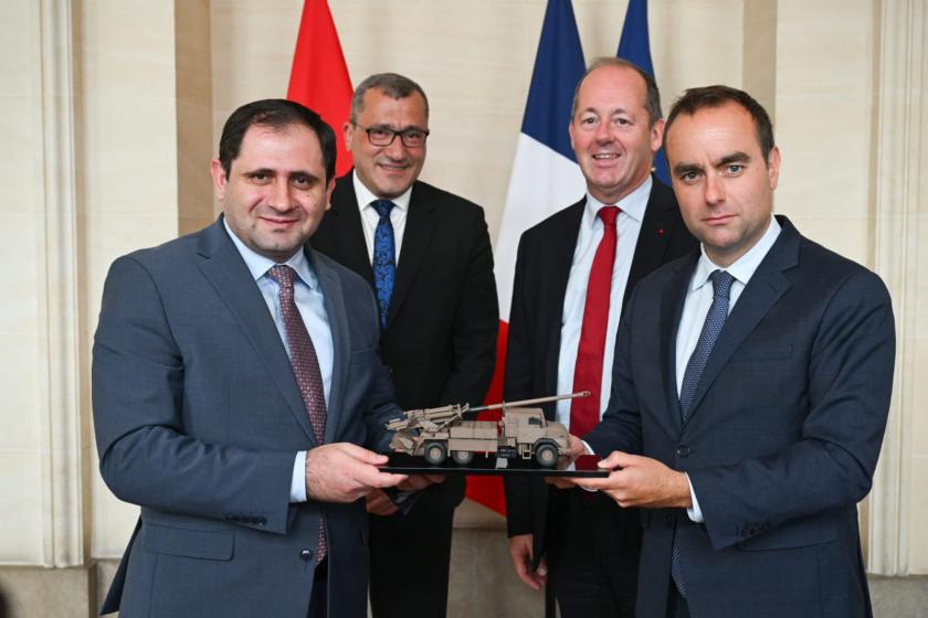 Armenia to Buy French Howitzers