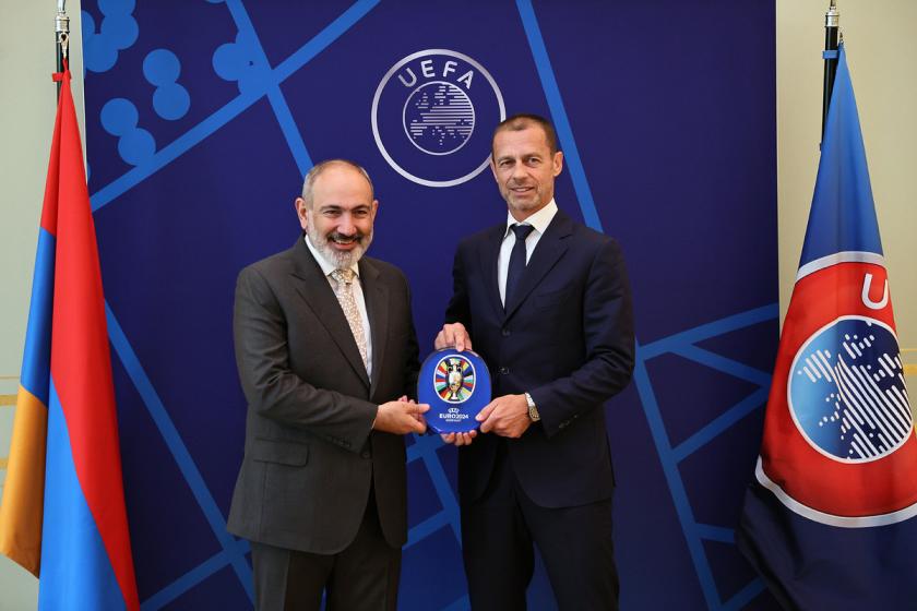 Никол Пашинян провел встречу с президентом УЕФА Александером Чеферином