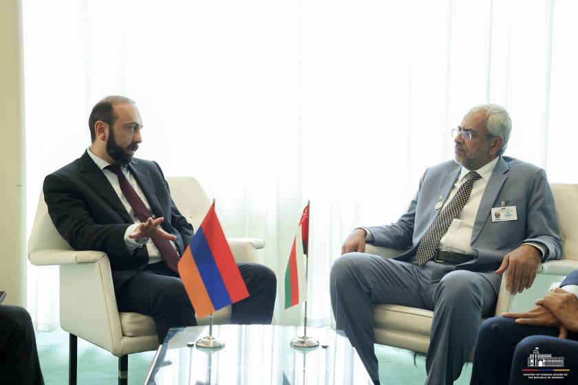 Armenian Foreign Minister, Omani Economy Minister Discuss Cooperation