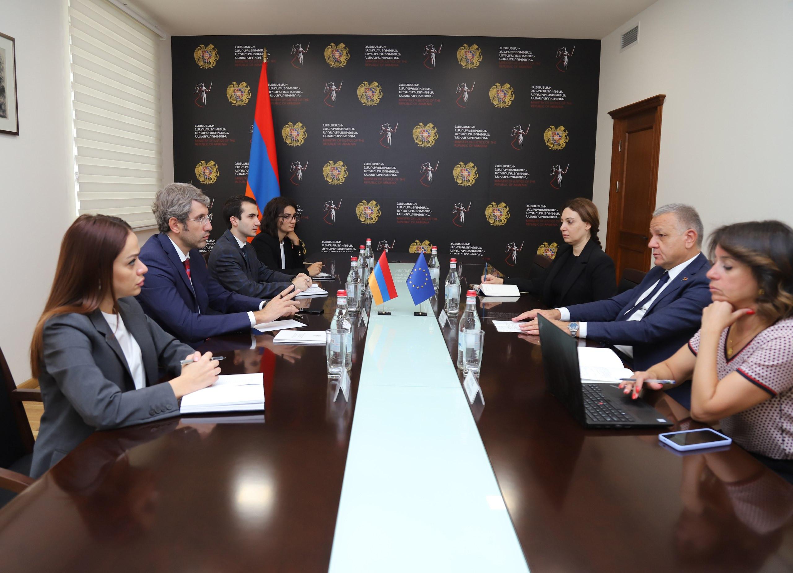 Նախարար Գրիգոր Մինասյանն ու ԵՄ դեսպանը քննարկել են արդարադատության ոլորտում գործակցության ընդլայնման հնարավորությունը
