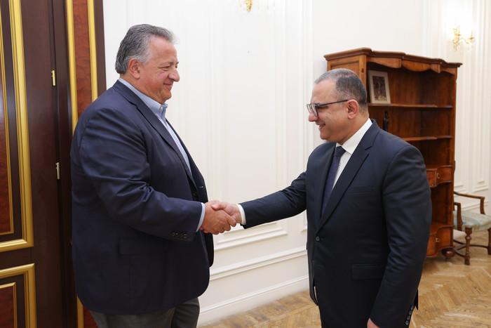 Armenian Deputy PM, Afeyan Meet in Yerevan