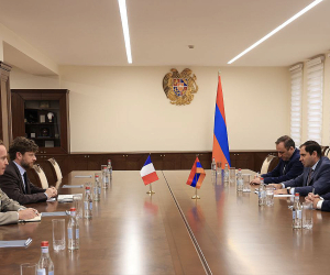 Armenian Defense Minister, French Ambassador Discuss Defense Cooperation