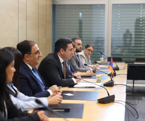 Ալեն Սիմոնյանը հանդիպել է Հնդկաստանի խորհրդարանի Լոք Սաբհայի խոսնակ Օմ Բիրլային