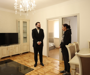 «Բադալյան եղբայրներ ընկերությունների» խումբը բնակարան է գնել Արցախից ընտանիքի համար