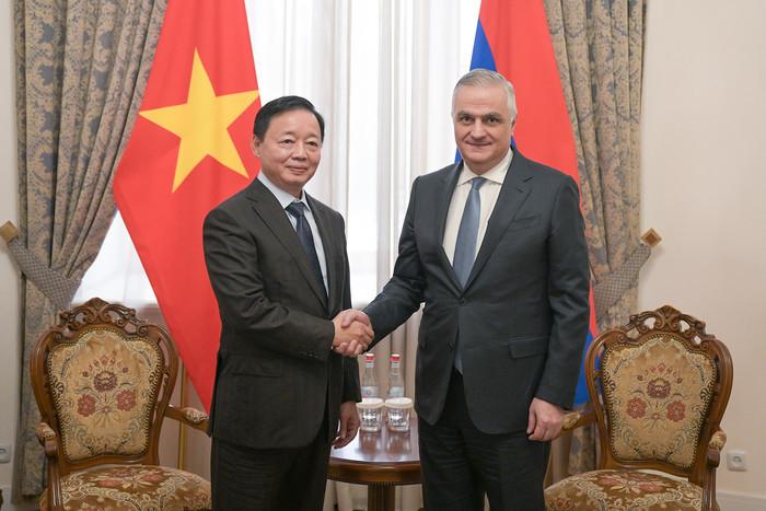Փոխվարչապետ Մհեր Գրիգորյանը հանդիպում է ունեցել Վիետնամի փոխվարչապետի հետ
