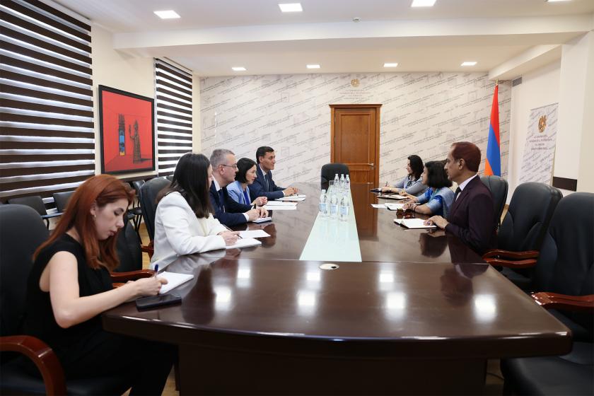 Armenian Education Minister, Indian Ambassador Discuss Cooperation Programs