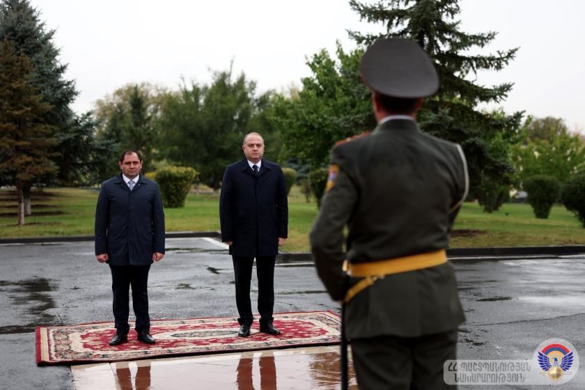 Georgian Defense Minister Visits Armenia