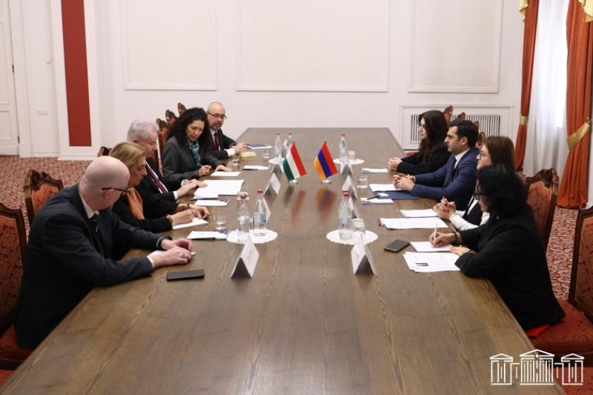 Հունգարիայի ԱԺ նախագահի տեղակալի գլխավորած պատվիրակությունը հանդիպումներ է ունեցել խորհրդարանում